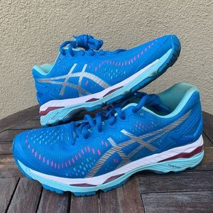 WOMEN’S 7.5 ASICS - GEL KAYANO 23 - FlyteFoam